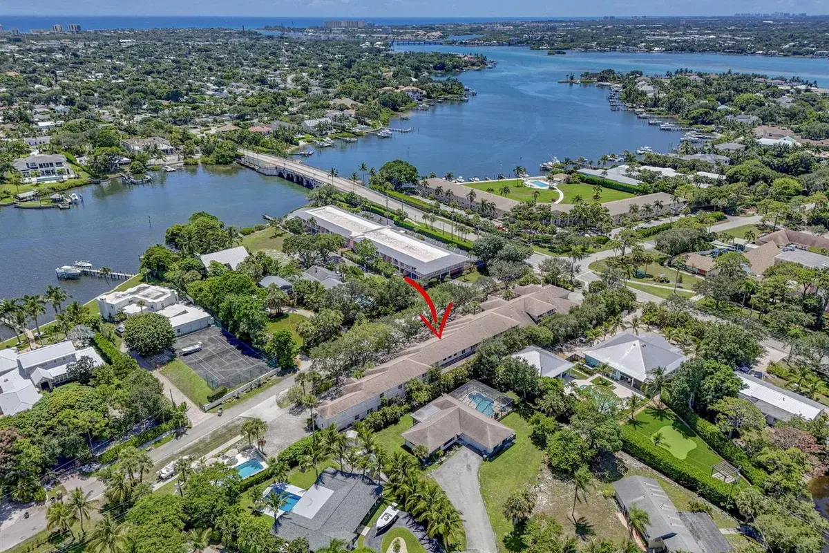 479 Tequesta Drive # 7, Tequesta FL 33469