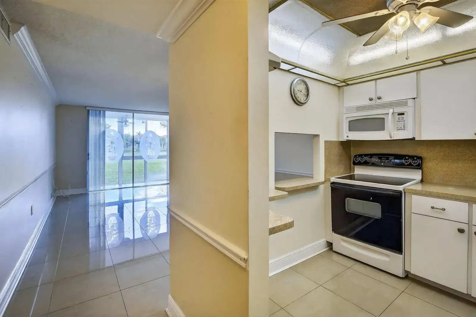 2951 Sunrise Lakes Drive E # 107, Sunrise FL 33322 photo 3