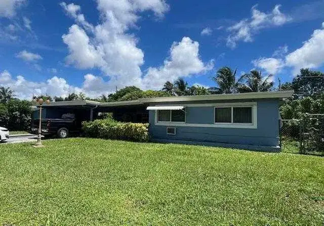 330 Long Island Avenue, Fort Lauderdale FL 33312