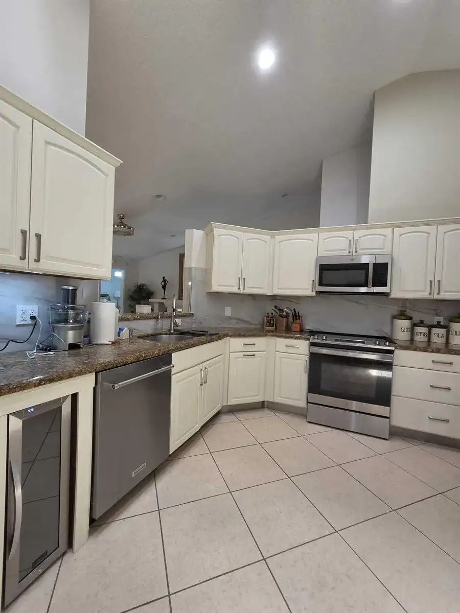 115 Ramblewood Circle, Royal Palm Beach FL 33411