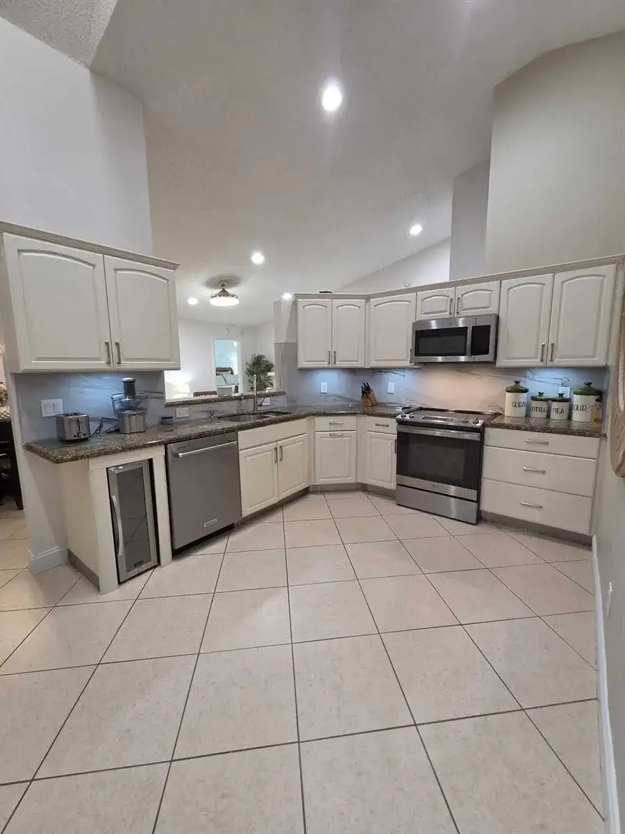 115 Ramblewood Circle, Royal Palm Beach FL 33411 photo 3