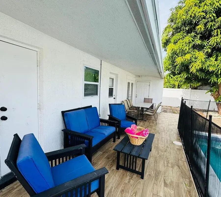 2010 NE 1st Avenue, Pompano Beach FL 33060