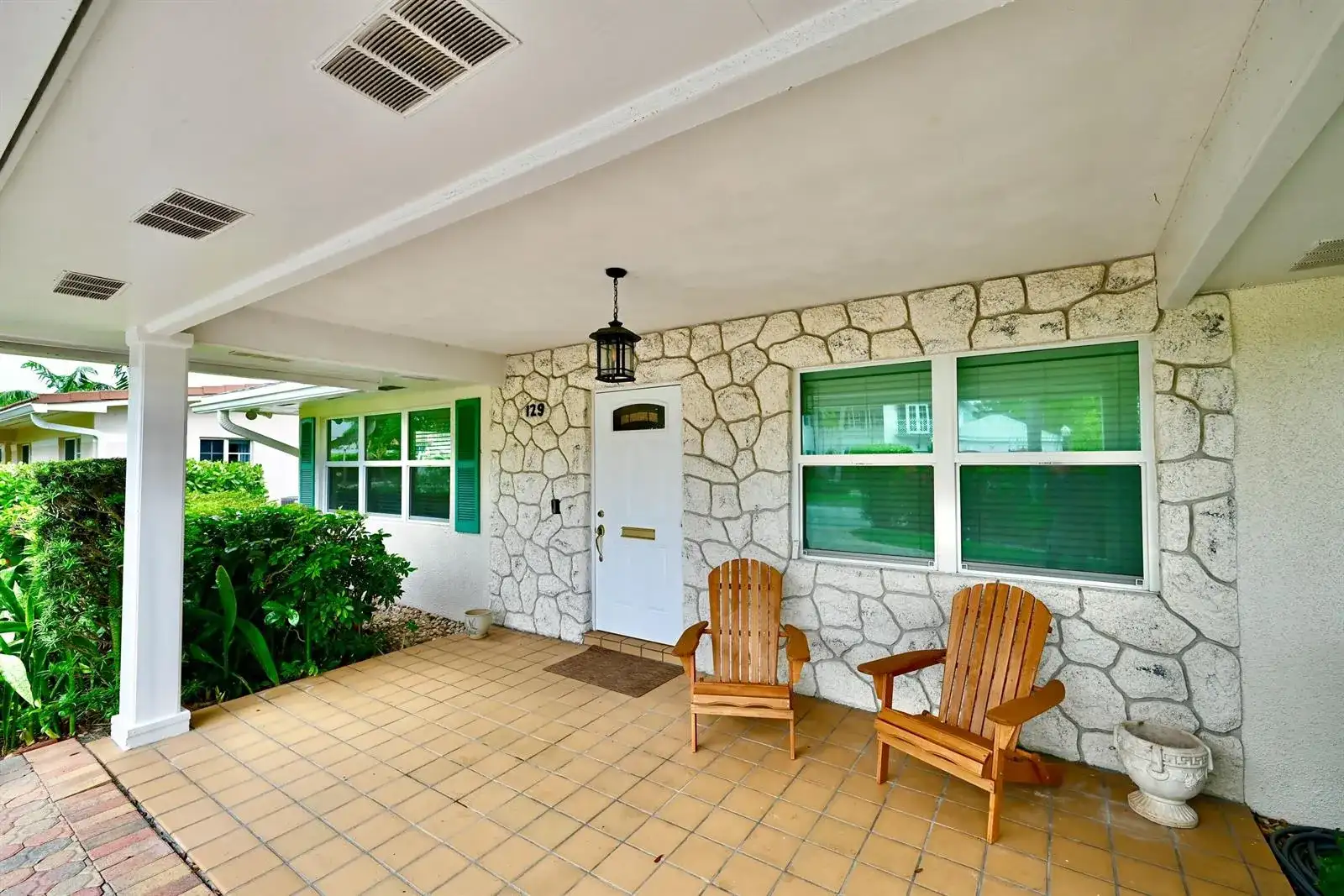129 Alhambra Place, West Palm Beach FL 33405 photo 2