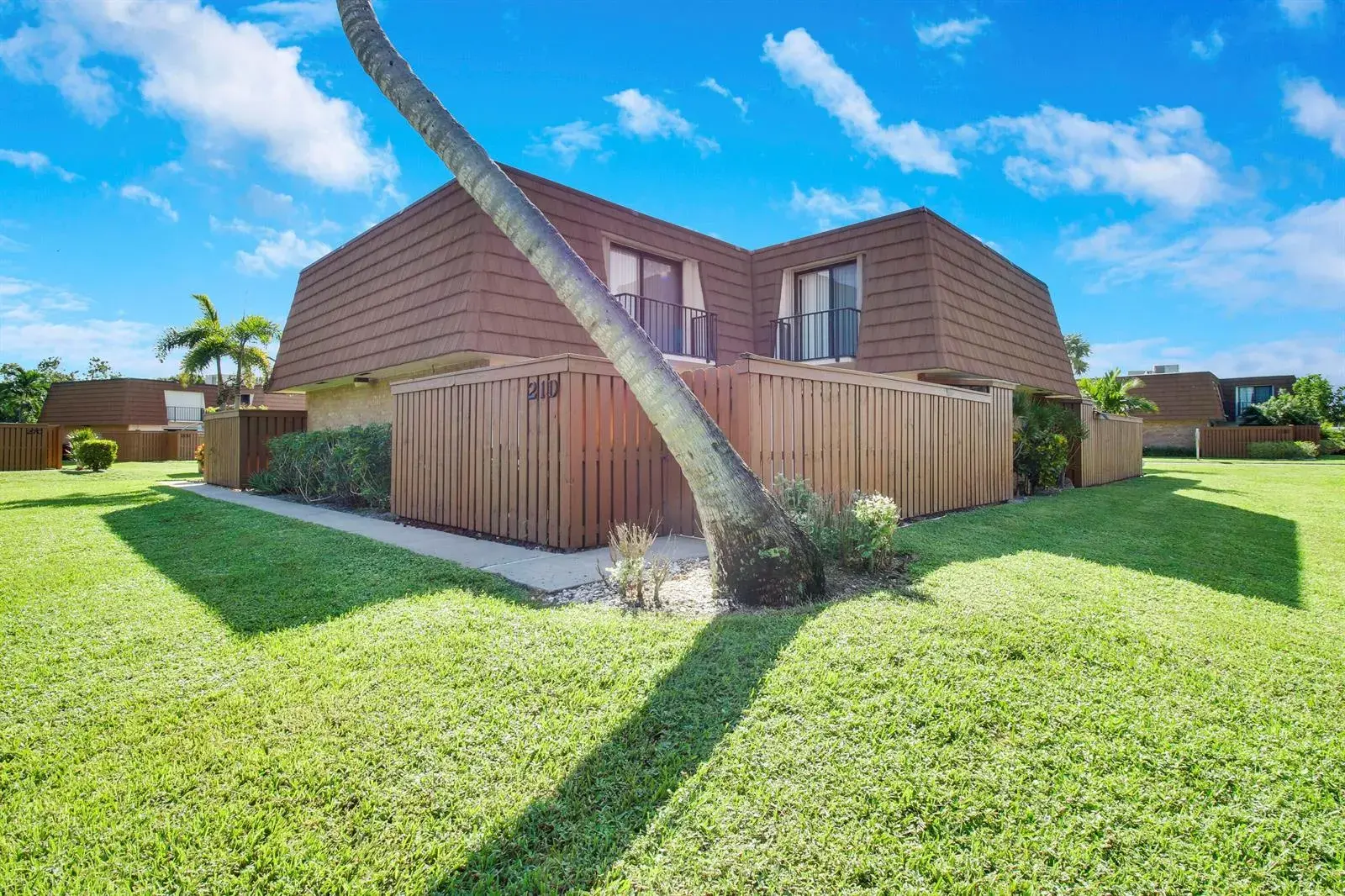 3900 County Line Road # 21d, Tequesta FL 33469