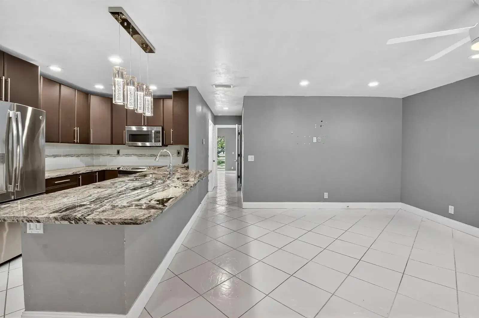624 Flanders M, Delray Beach FL 33484 photo 4