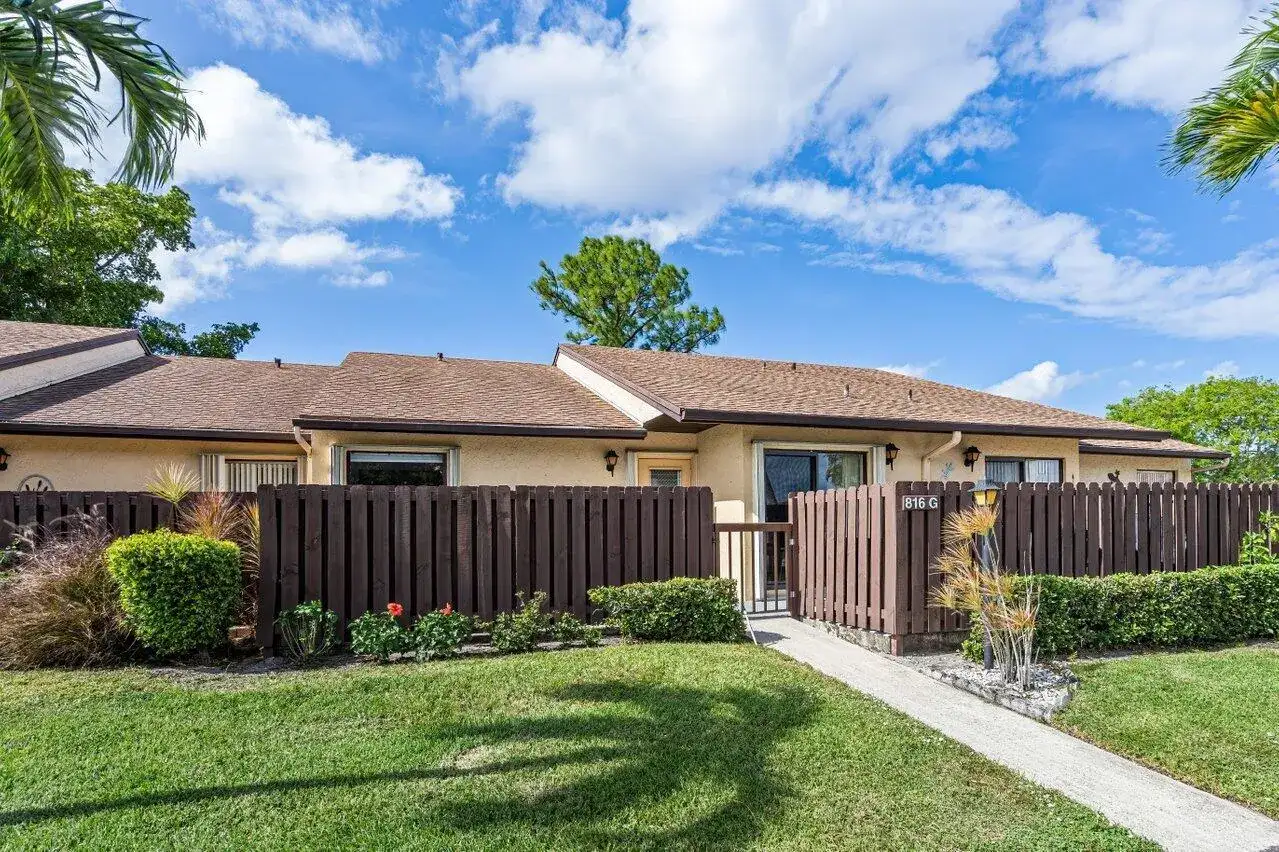 816 Sky Pine Way # G, FL 33415 photo 2
