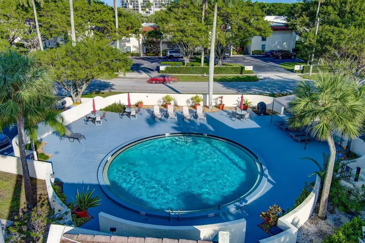 1731 Presidential Way # 203, West Palm Beach FL 33401 photo 2