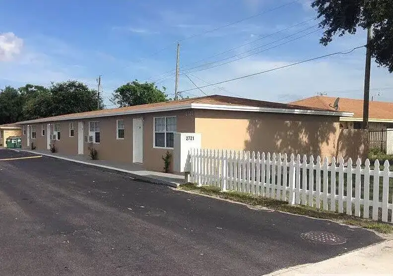 2721 Avenue Avenue S # A1, Riviera Beach FL 33404 photo 2