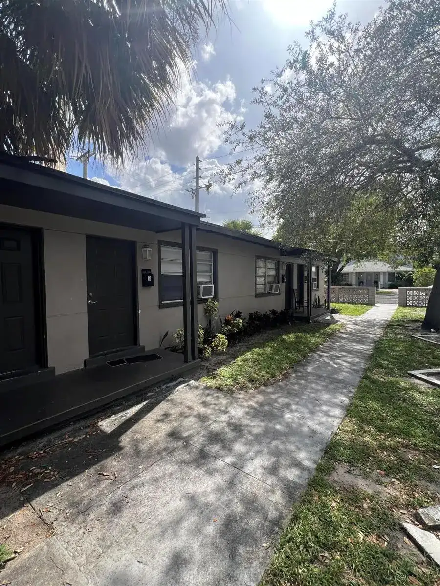 2722 Poinsettia Avenue, West Palm Beach FL 33407 photo 2