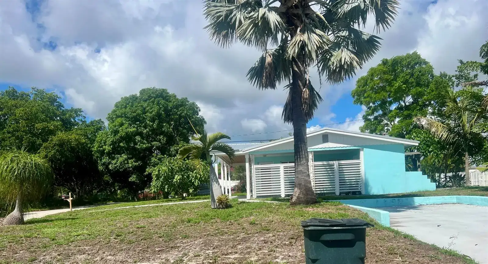 1395 NE Flora Place, Jensen Beach FL 34957 photo 2