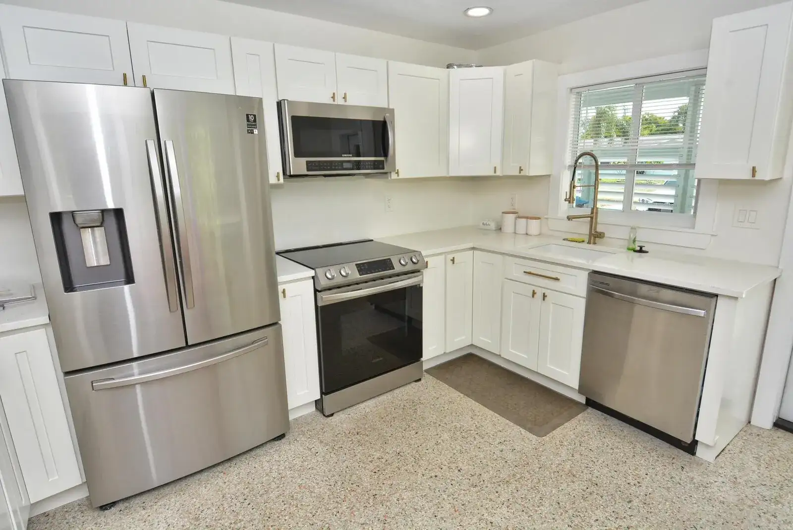 1395 NE Flora Place, Jensen Beach FL 34957 photo 5