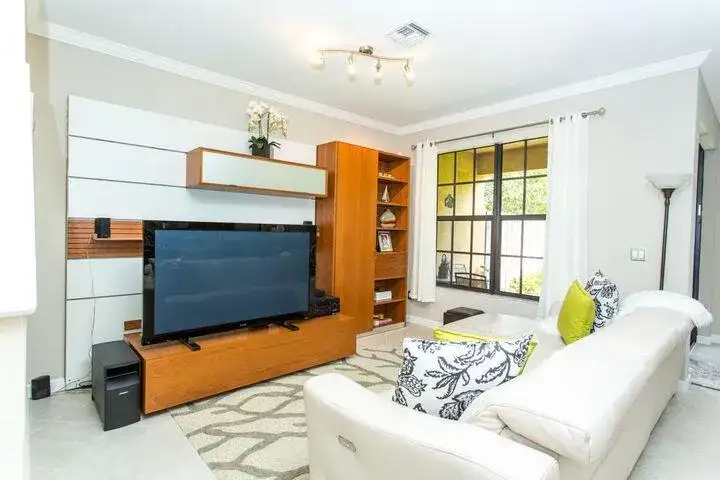 10426 Wellington Parc Drive, Wellington FL 33449 photo 3