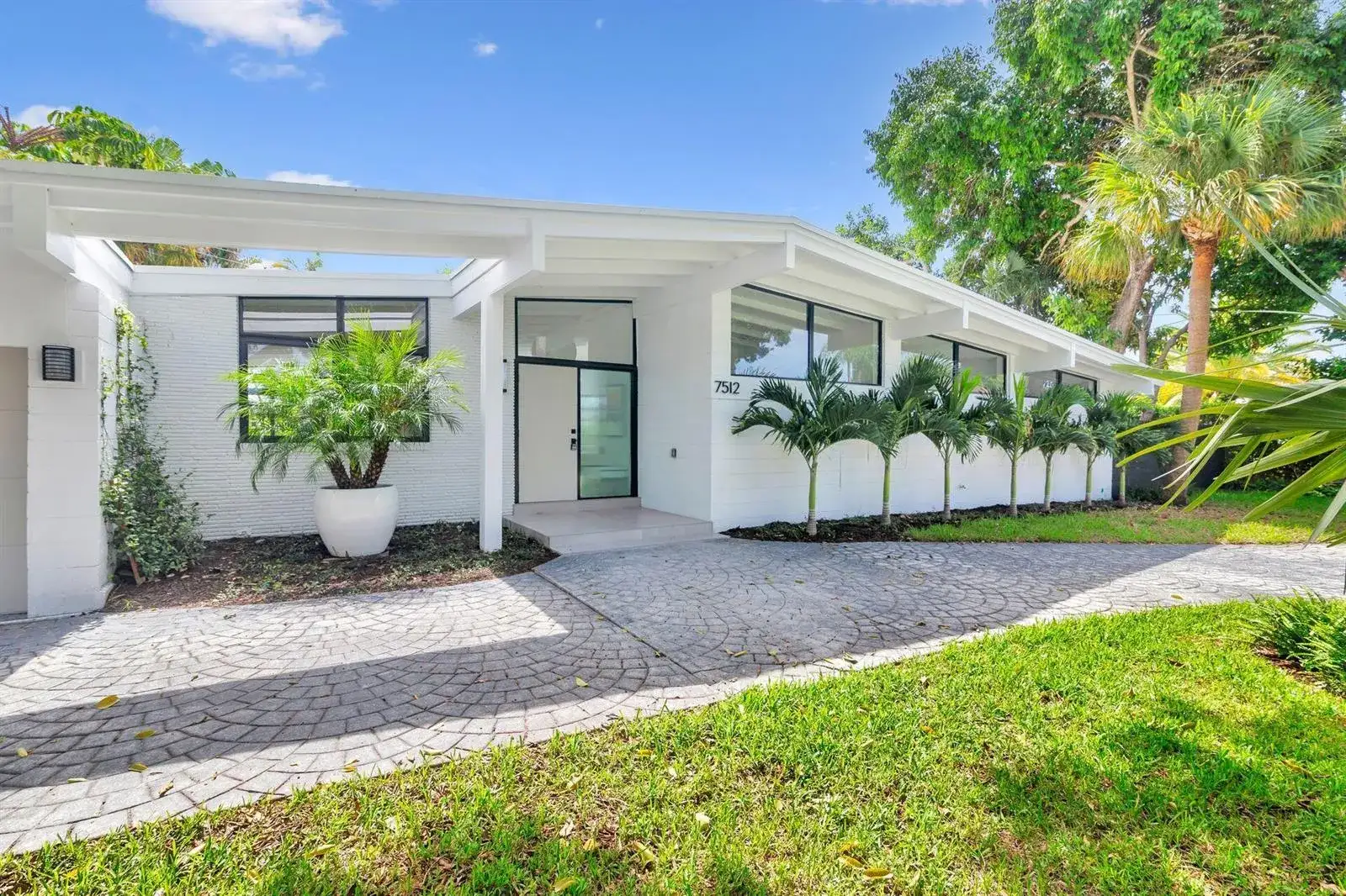 7512 W Lake Drive, Lake Clarke Shores FL 33406 photo 2