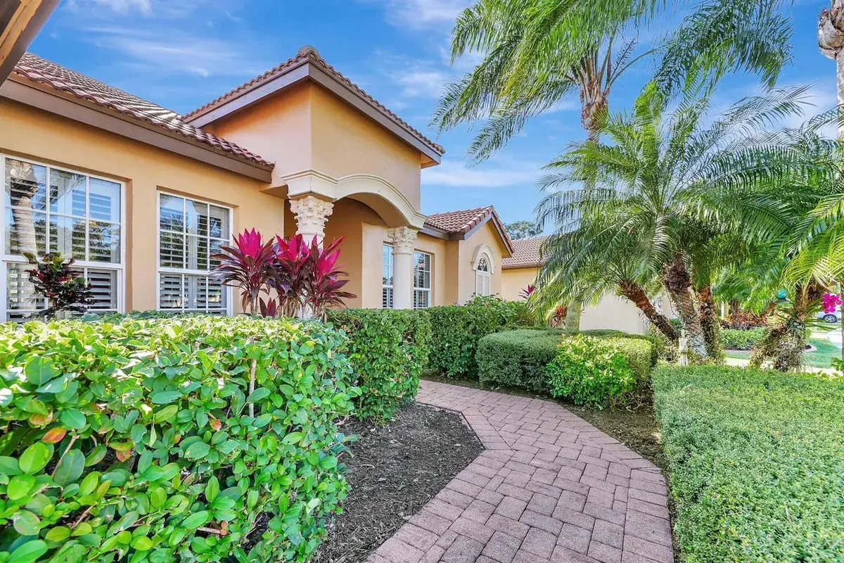 827 SW Grand Reserves Boulevard, Port St. Lucie FL 34986
