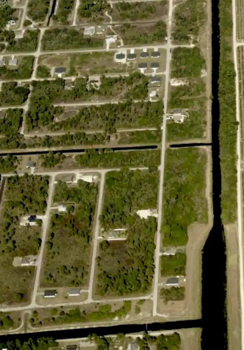 636 Naples Avenue S, Lehigh Acres FL 33974 photo 2