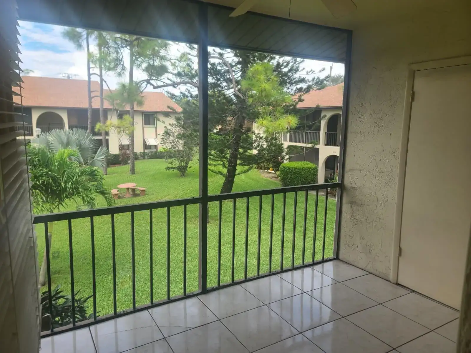 317 Knotty Pine Circle # 2, FL 33463 photo 2
