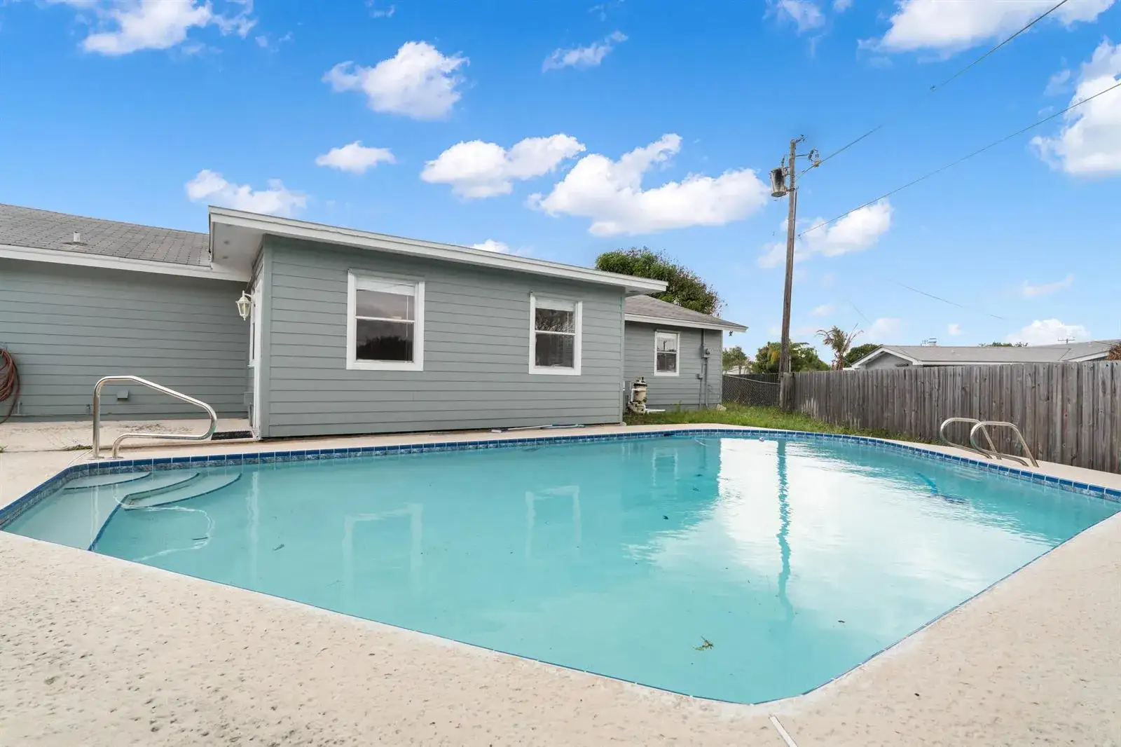 2331 NE 15th Court, Jensen Beach FL 34957