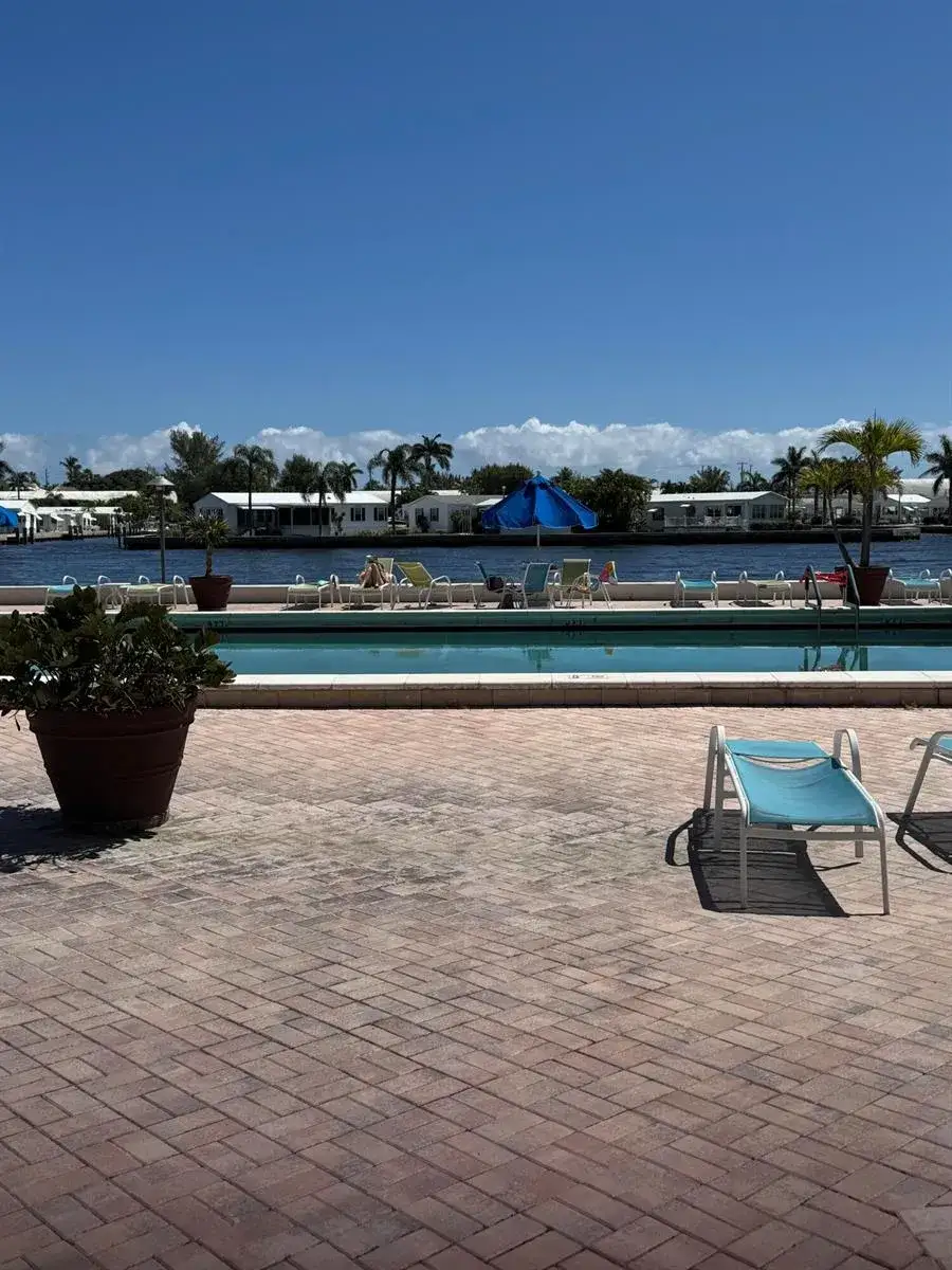 2010 S Federal Highway # 405, Boynton Beach FL 33435