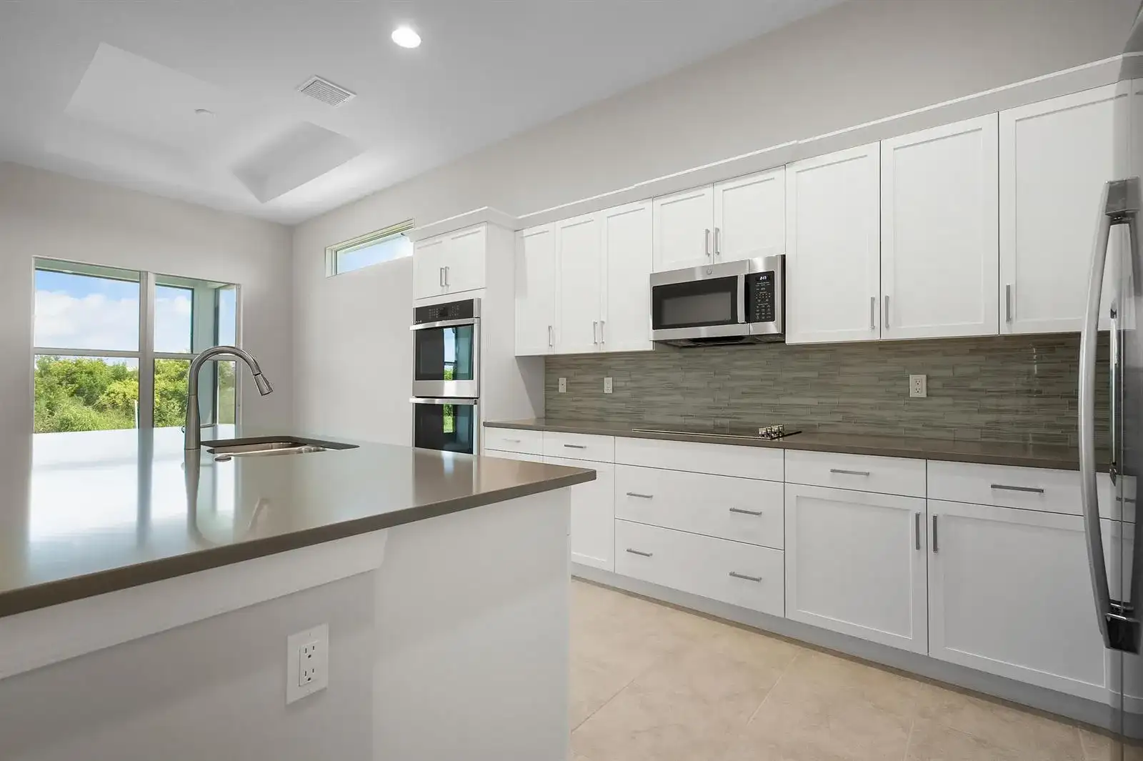 12507 SW Sunrise Lake Terrace, Port St. Lucie FL 34987 photo 4