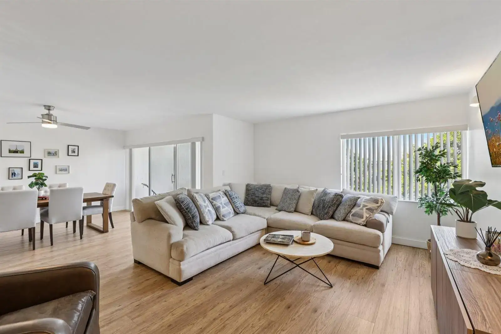 721 N Pine Island # 406, Plantation FL 33324