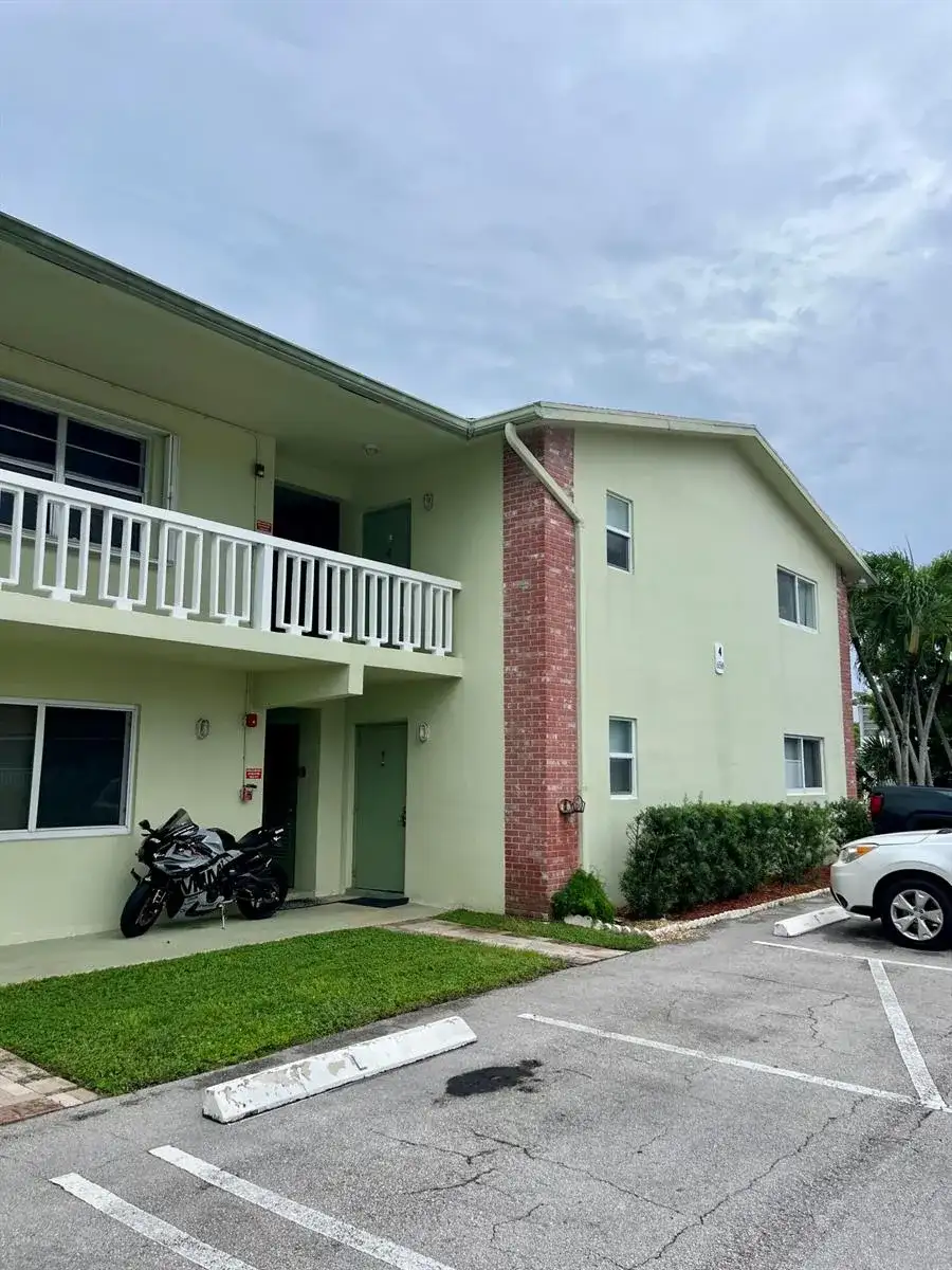 658 NE 6th Court # L, Boynton Beach FL 33435 photo 5