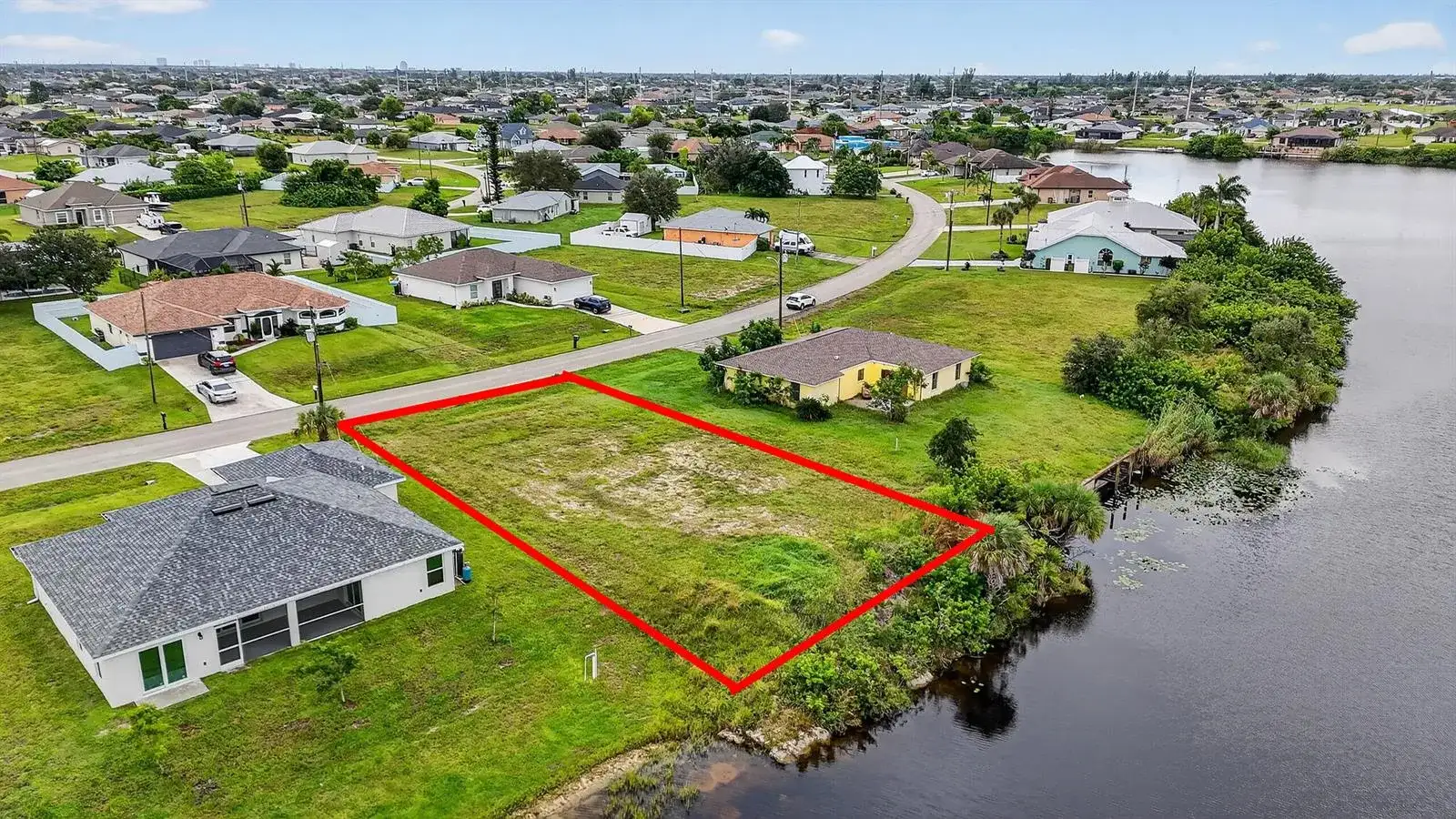2616 NW 4th Place, Cape Coral FL 33993 photo 3
