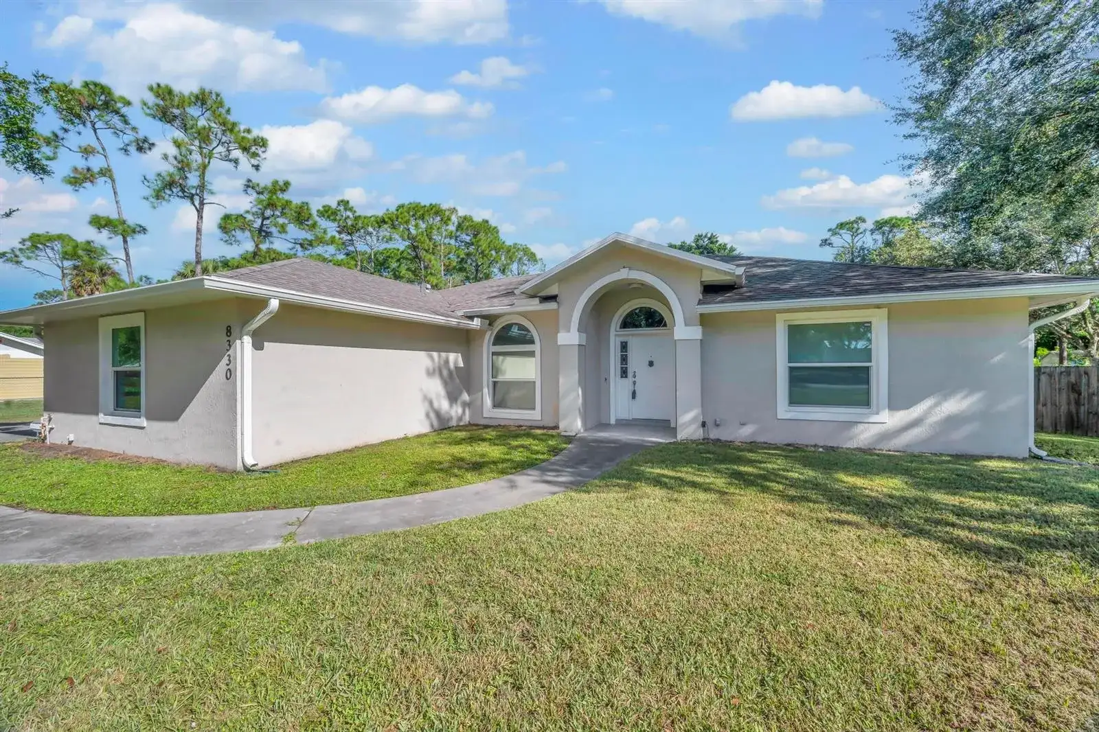 8330 Hidden Pines Road, Fort Pierce FL 34945 photo 5