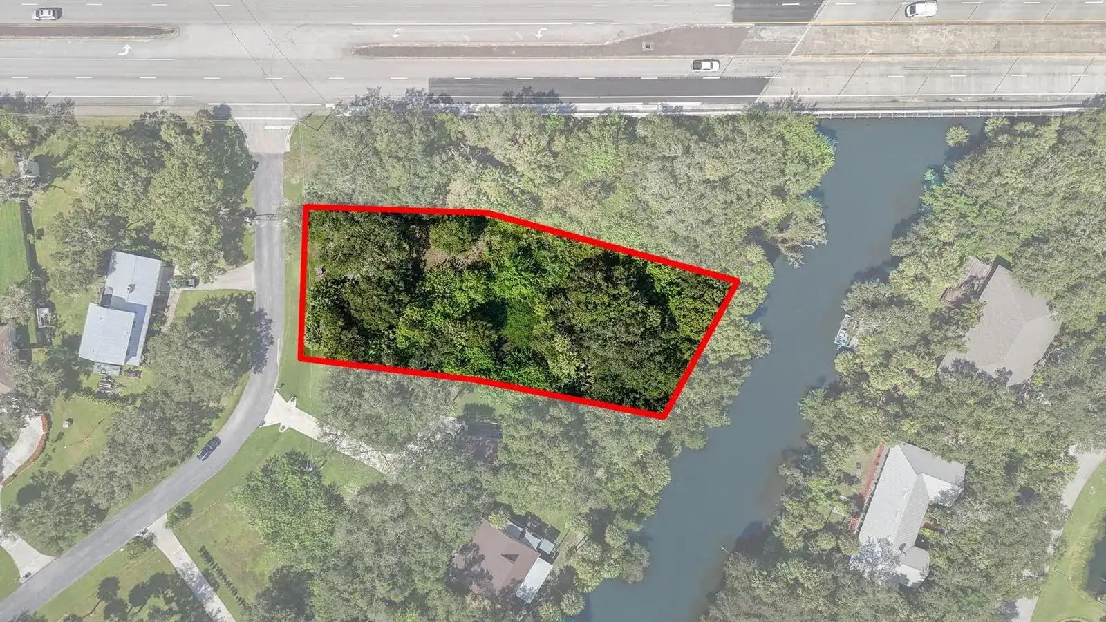 2460 Sweetwater Drive, Fort Pierce FL 34981 photo 2