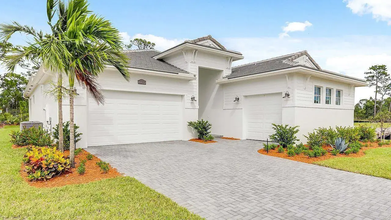 2301 SE Canopy Cove Lane, Port St. Lucie FL 34984