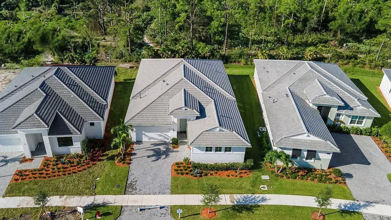 2301 SE Canopy Cove Lane, Port St. Lucie FL 34984 photo 4