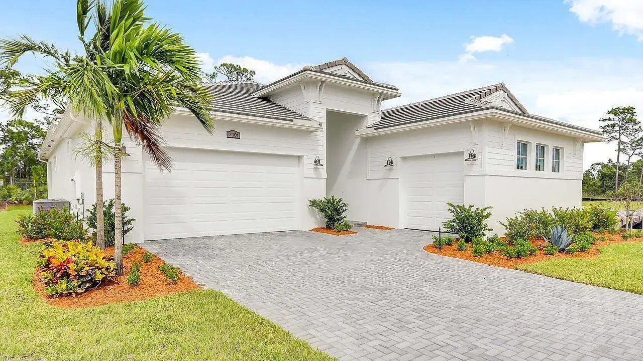 2301 SE Canopy Cove Lane, Port St. Lucie FL 34984 photo 5