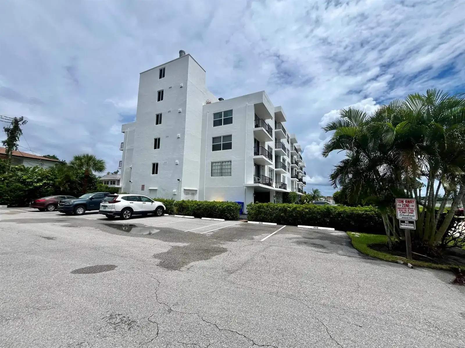 301 Croton Avenue # 305, Lantana FL 33462 photo 3