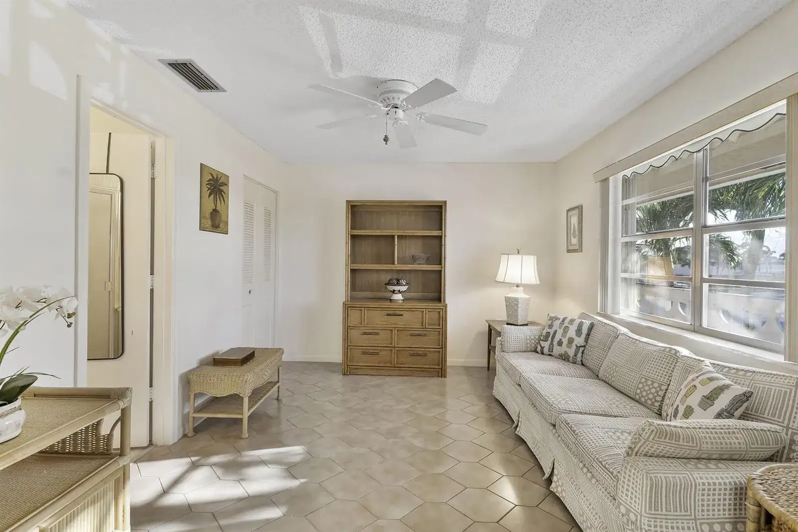 1050 Citrus # 202, Delray Beach FL 33445 photo 4