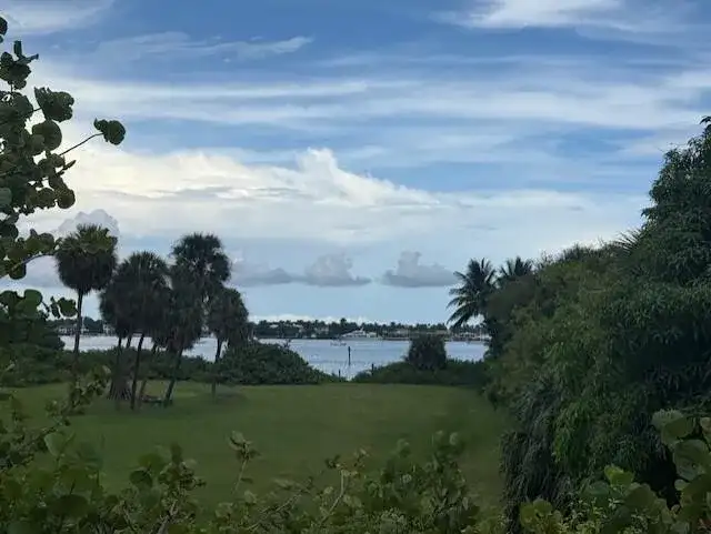 5820 N Flagler Drive, West Palm Beach FL 33407 photo 4