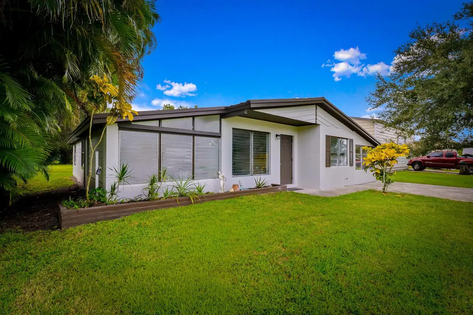 2904 SE Bamboo Street, Stuart FL 34997 photo 3