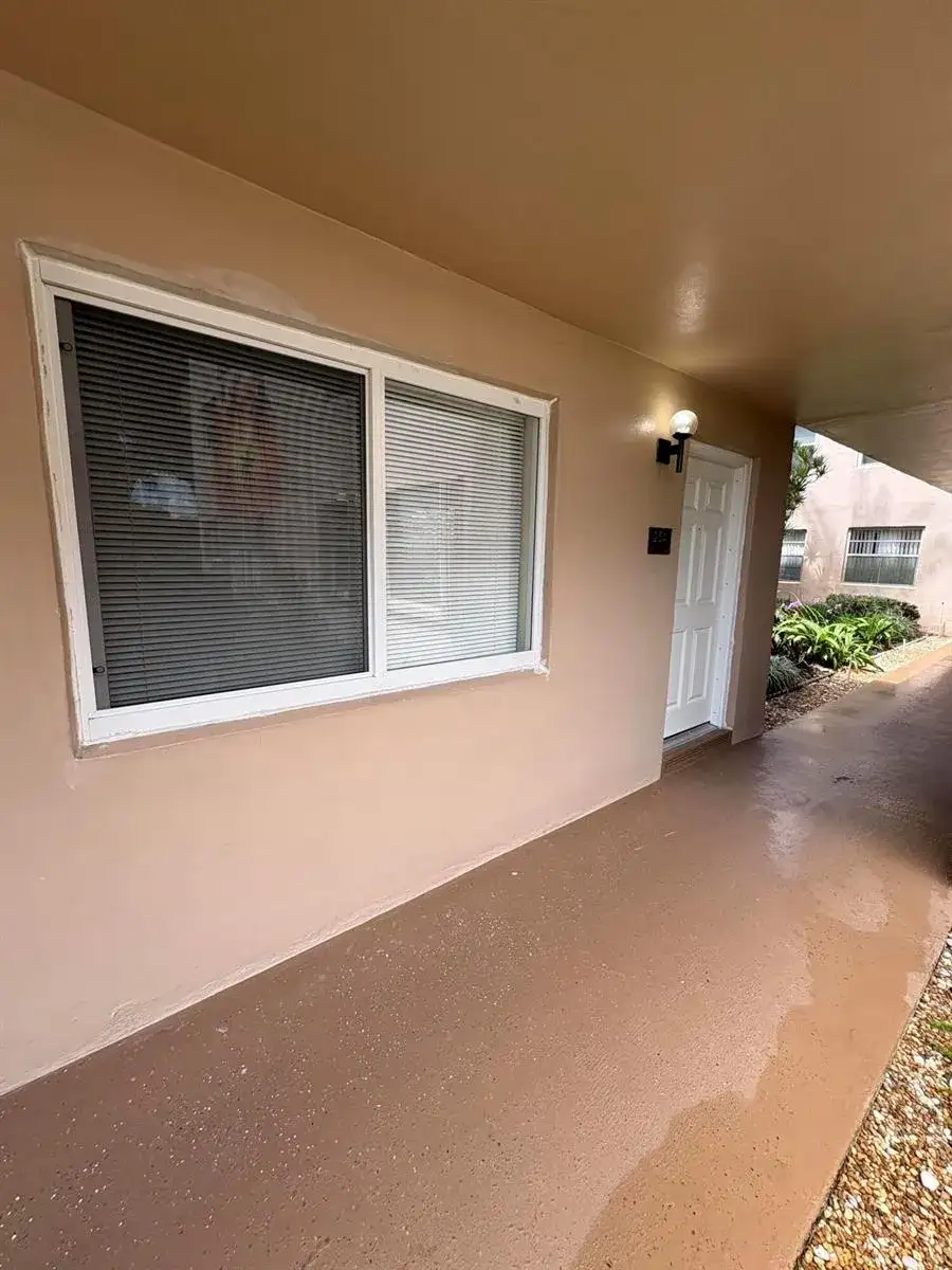 23 Flanders A, Delray Beach FL 33484 photo 2