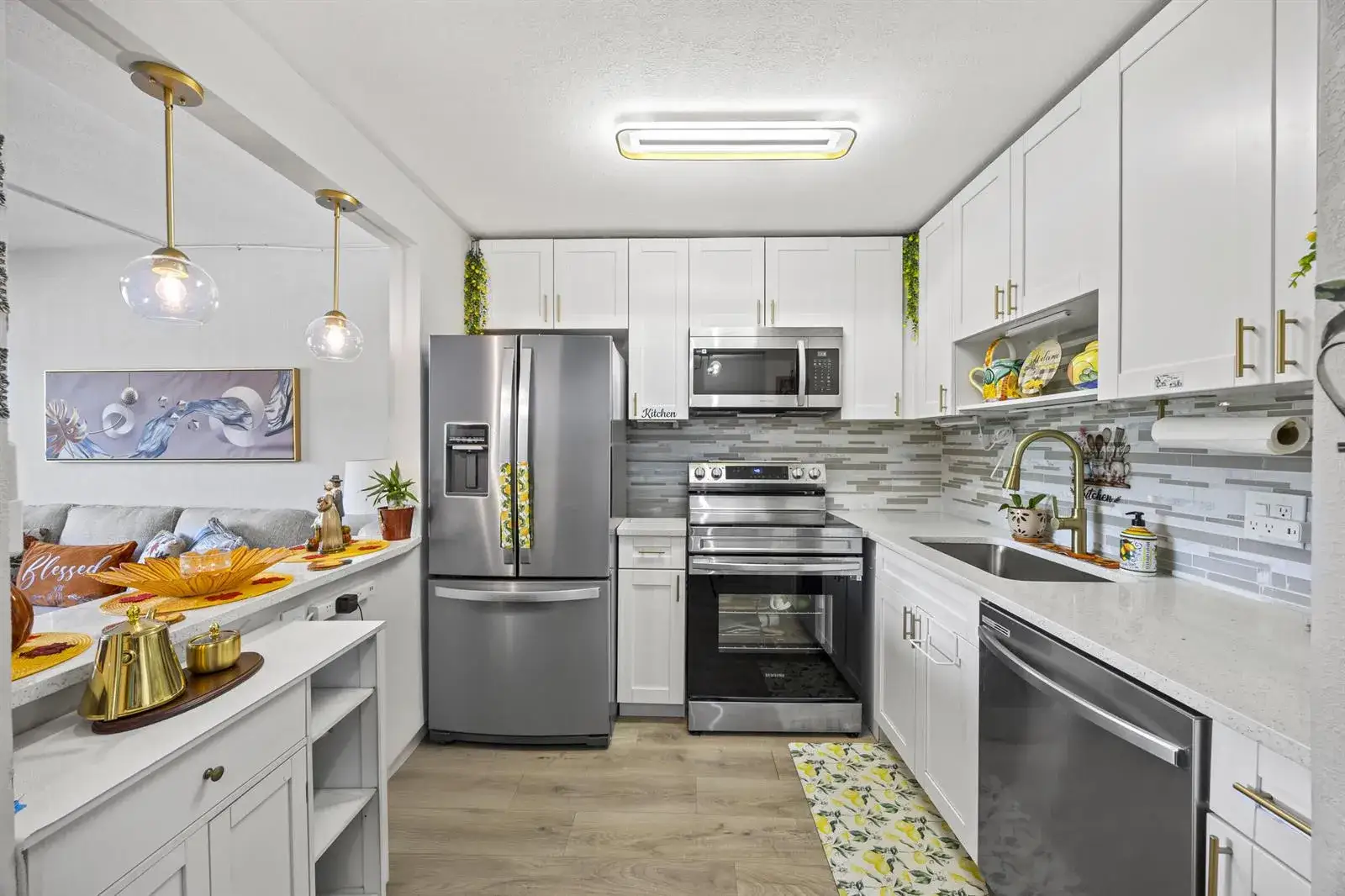 200 Village Green Circle E # 202, Palm Springs FL 33461