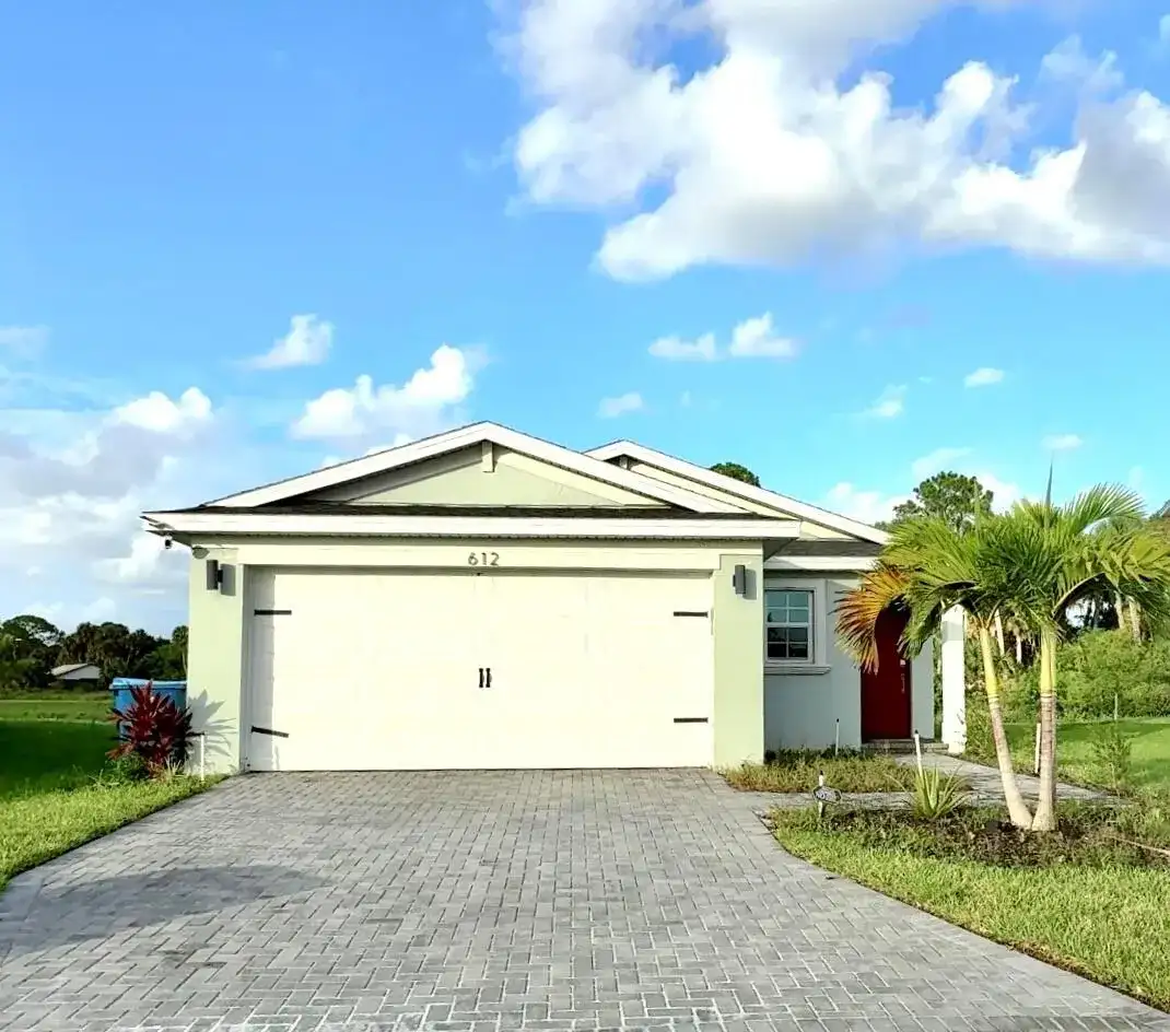 612 Papillon Street SW, Palm Bay FL 32908 photo 2