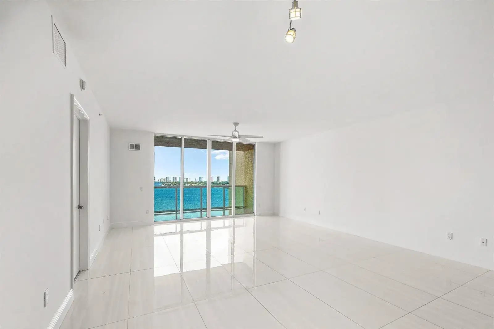2650 Lake Shore Drive # 1005, Riviera Beach FL 33404 photo 5