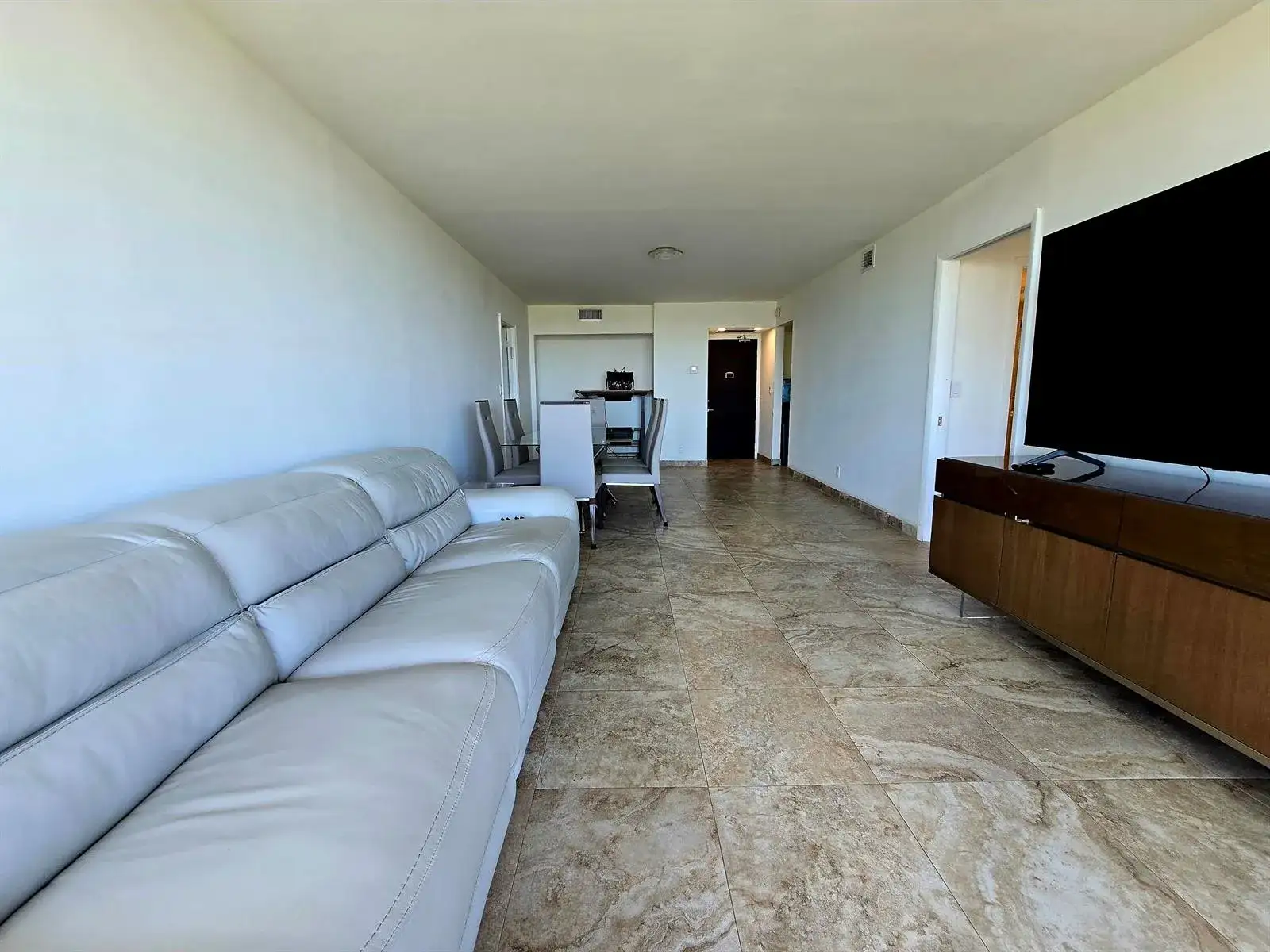 20335 W Country Club Drive # 2208, Aventura FL 33180 photo 2