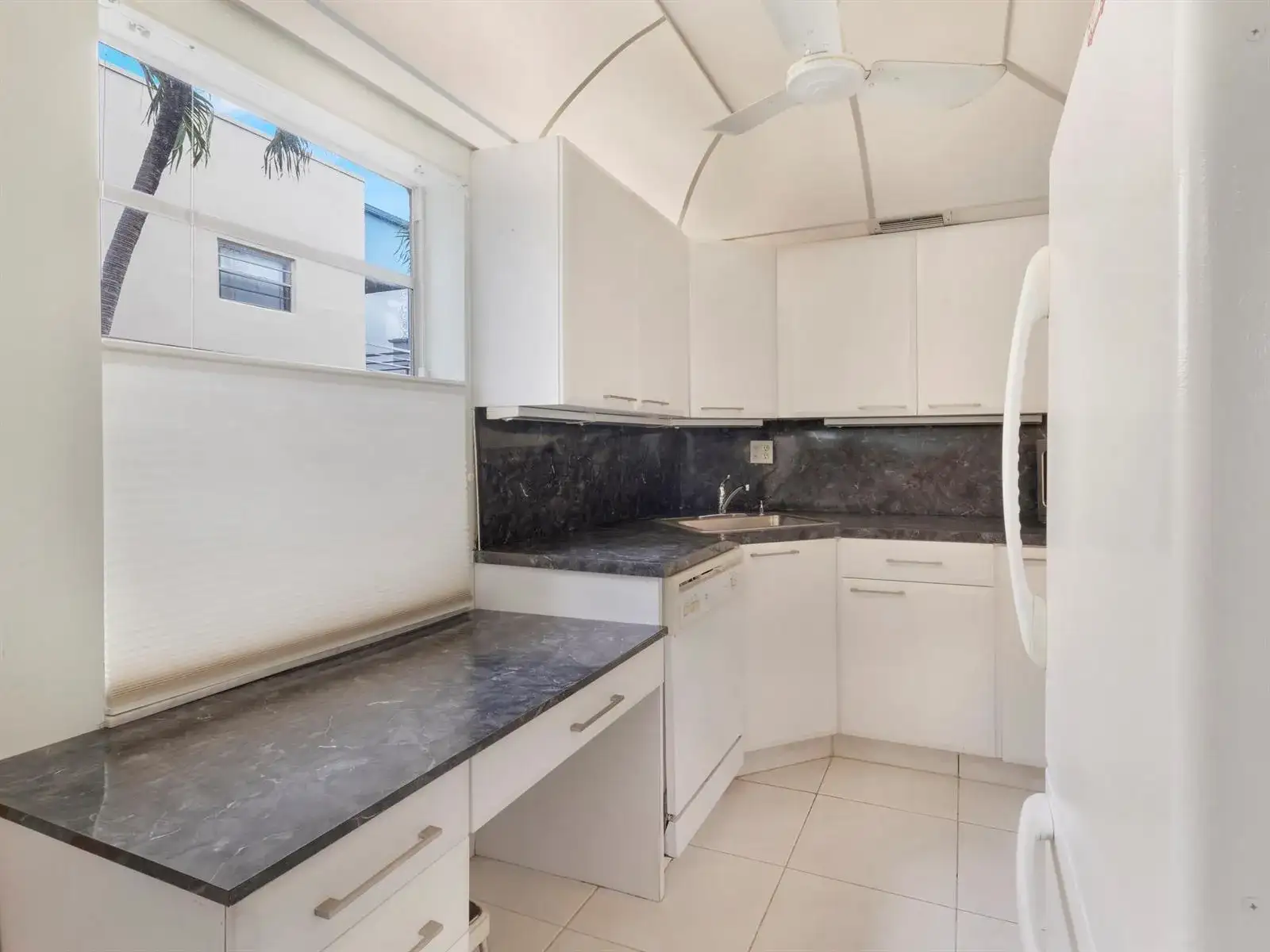 405 Burgundy I, Delray Beach FL 33484 photo 3