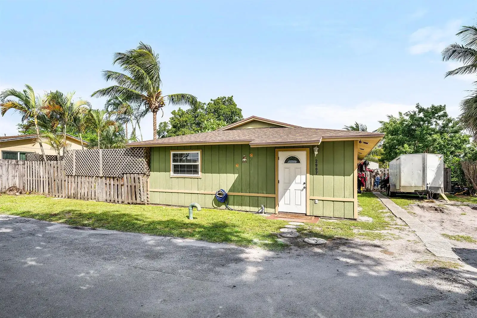2907 Apalachee Road, Palm Springs FL 33406 photo 2