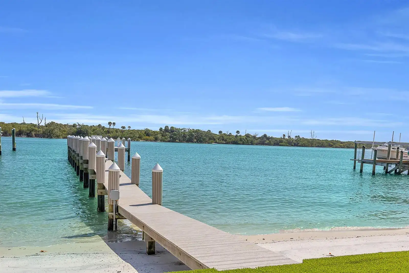 18119 SE Federal Highway, Jupiter FL 33469 photo 2
