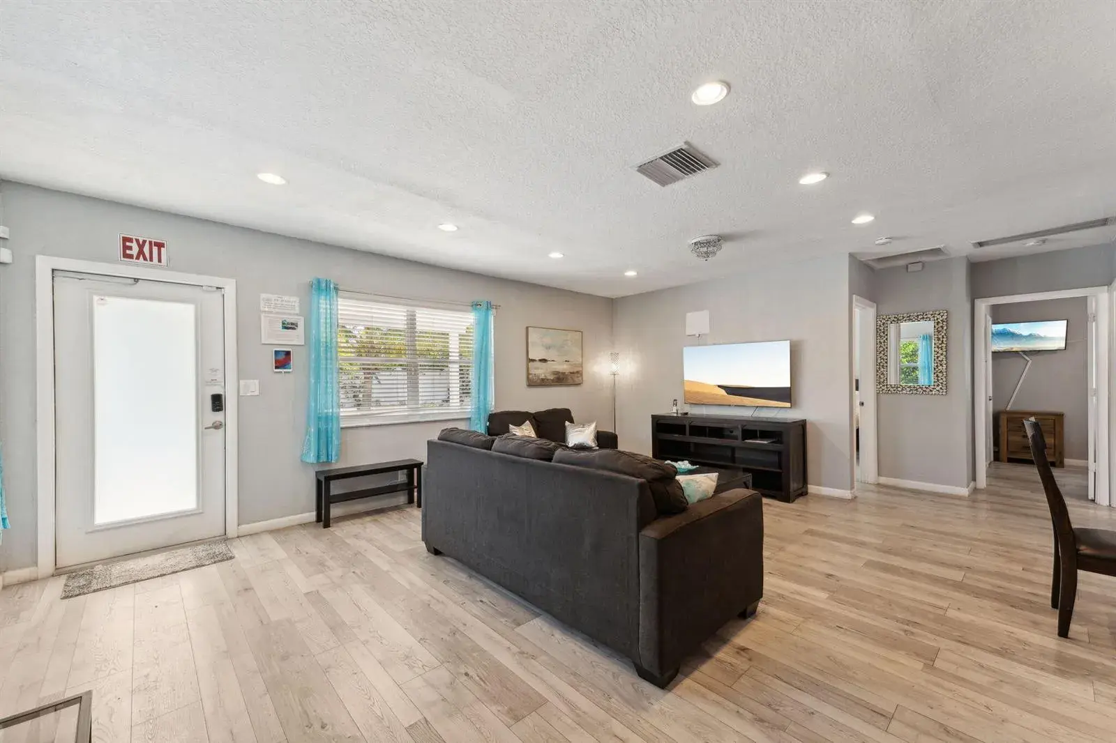 1631 N Andrews Square, Fort Lauderdale FL 33311