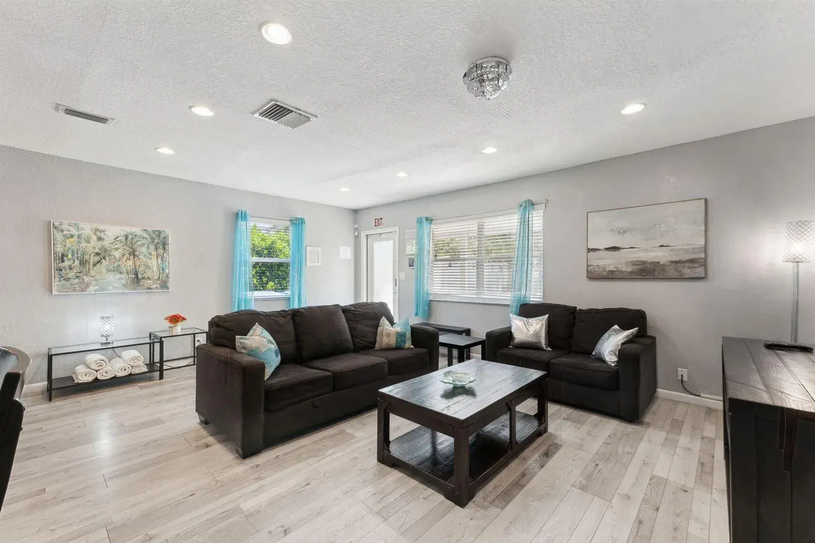 1631 N Andrews Square, Fort Lauderdale FL 33311