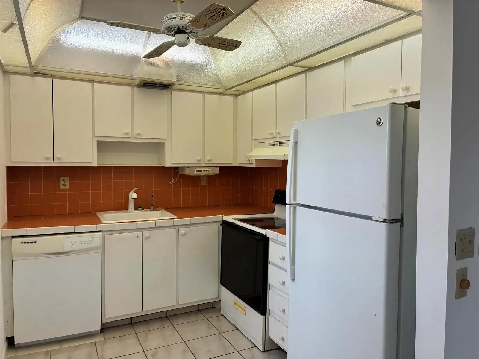 574 Burgundy L # 574, Delray Beach FL 33484 photo 4