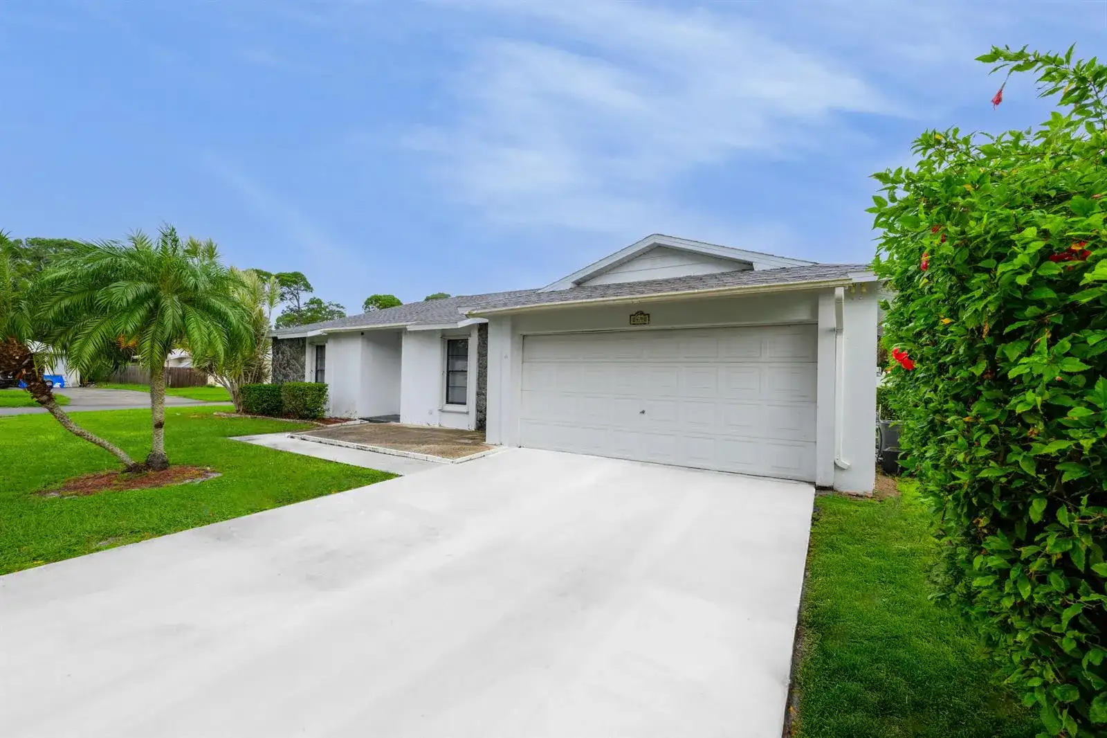2490 4th Place, Vero Beach FL 32962 photo 2