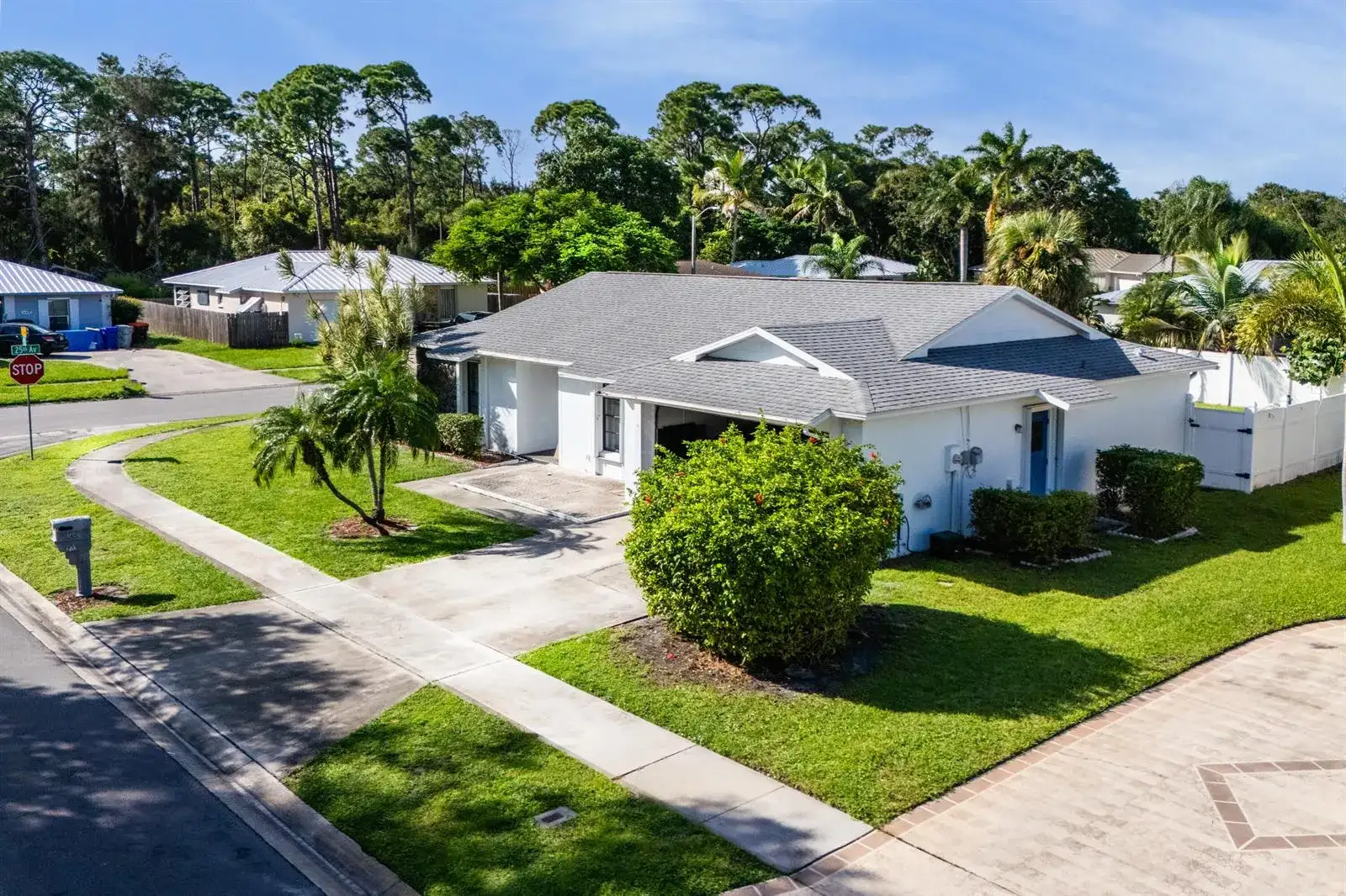 2490 4th Place, Vero Beach FL 32962 photo 3