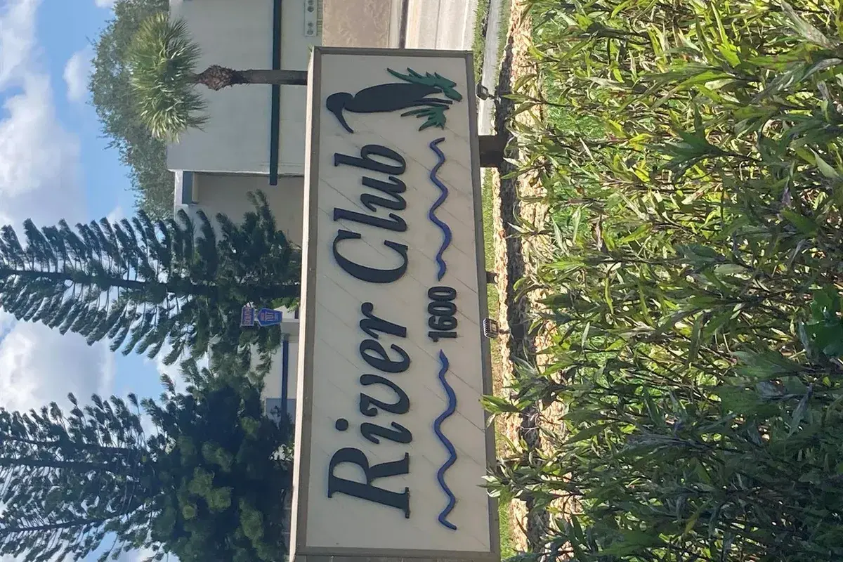 1600 SE Dixie Highway # 204, Jensen Beach FL 34957
