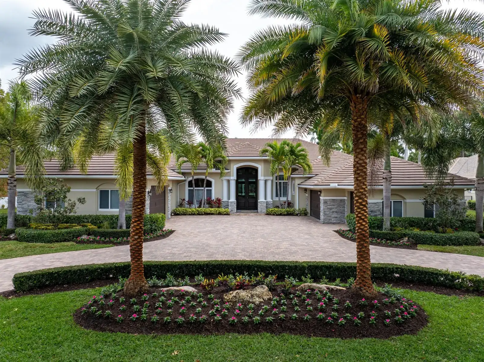 1209 Breakers West Boulevard, West Palm Beach FL 33411 photo 2
